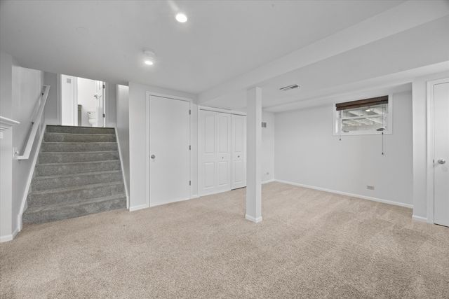 8708 Coventry Drive, Woodridge, IL 60517