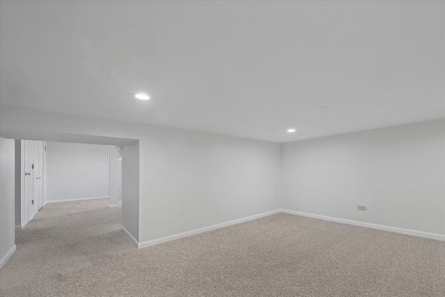 8708 Coventry Drive, Woodridge, IL 60517