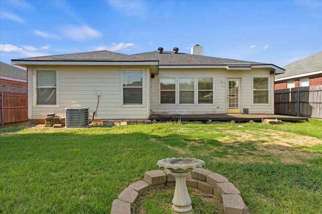 2312 Corral Drive, Fort Worth, TX 76133