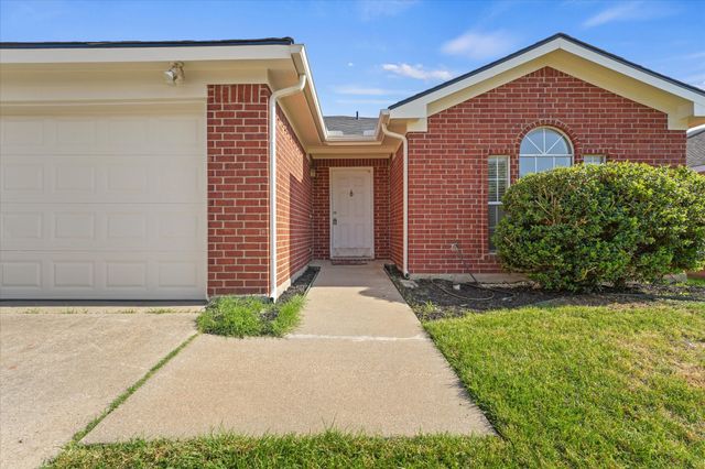 2312 Corral Drive, Fort Worth, TX 76133