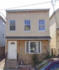 230 Bond St, Elizabeth City, NJ 07206