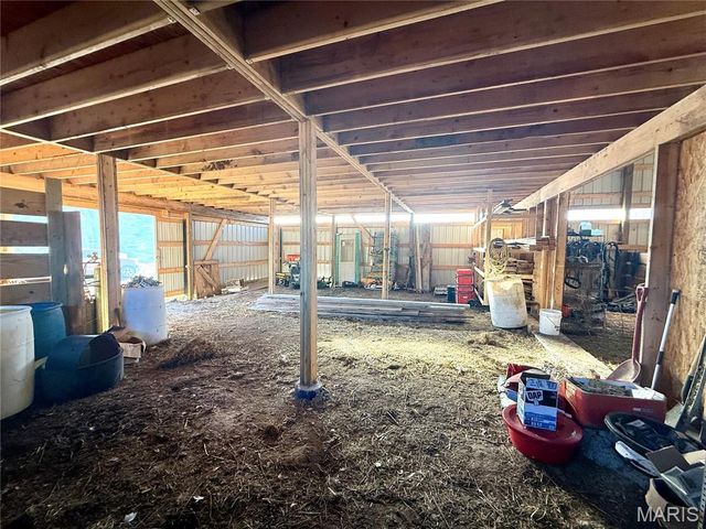 296 White Road, Montgomery City, MO 63361