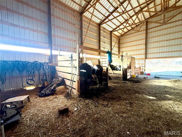 296 White Road, Montgomery City, MO 63361