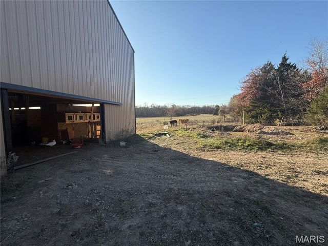 296 White Road, Montgomery City, MO 63361