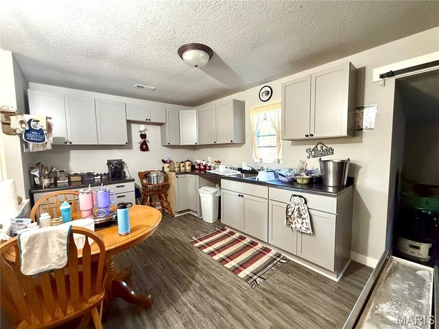 296 White Road, Montgomery City, MO 63361