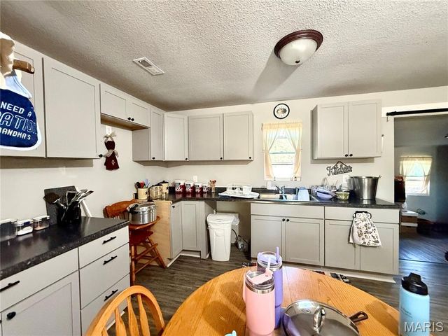 296 White Road, Montgomery City, MO 63361