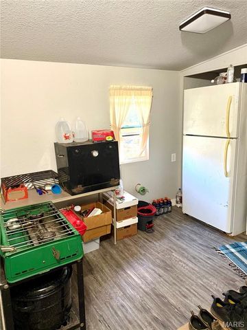 296 White Road, Montgomery City, MO 63361