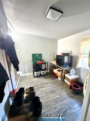 296 White Road, Montgomery City, MO 63361