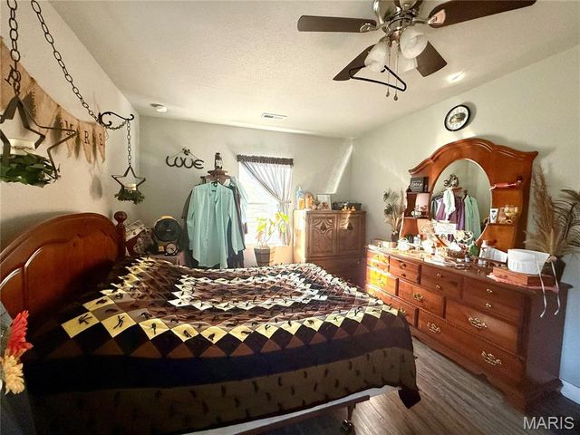 296 White Road, Montgomery City, MO 63361