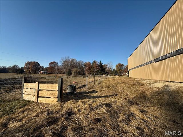 296 White Road, Montgomery City, MO 63361