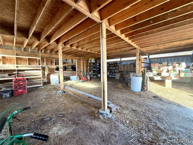 296 White Road, Montgomery City, MO 63361