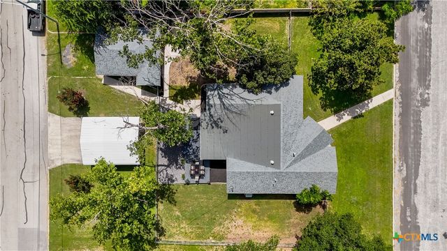 733 E Krezdorn Street, Seguin, TX 78155