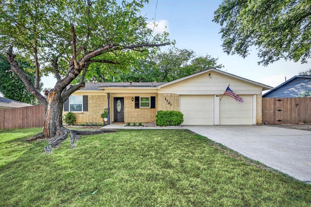 1121 Greendale Drive, Bedford, TX 76022 — exterior