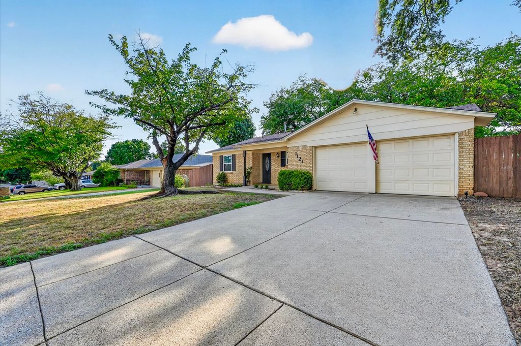 1121 Greendale Drive, Bedford, TX 76022 — photo 2