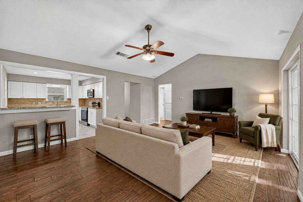 1121 Greendale Drive, Bedford, TX 76022 — photo 4