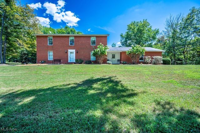 1252 New England Ridge Road, Washington, WV 26181