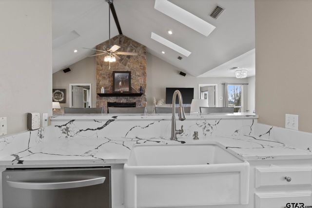 592 County Road 2127, Pittsburg, TX 75686