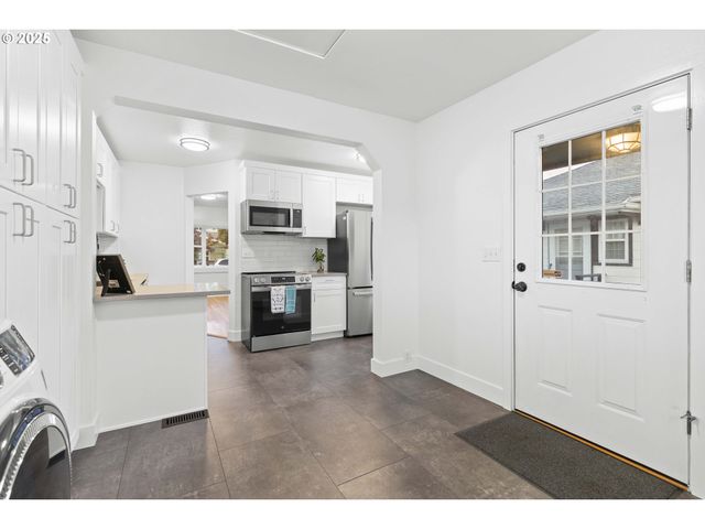 2907 E 24TH St, Vancouver, WA 98661