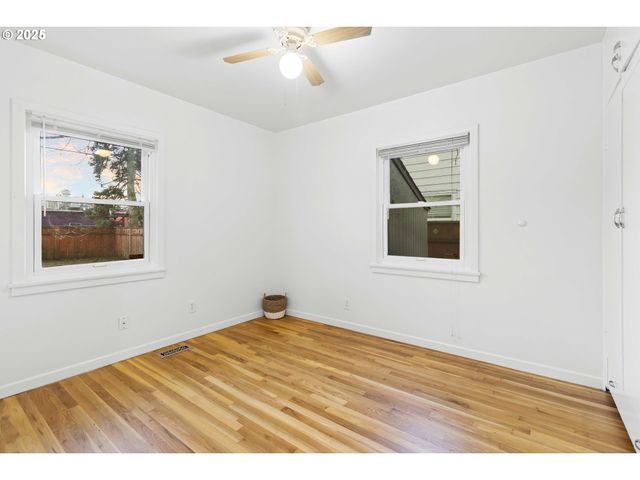 2907 E 24TH St, Vancouver, WA 98661