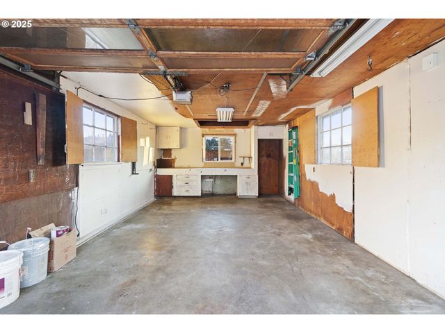 2907 E 24TH St, Vancouver, WA 98661