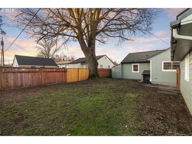 2907 E 24TH St, Vancouver, WA 98661