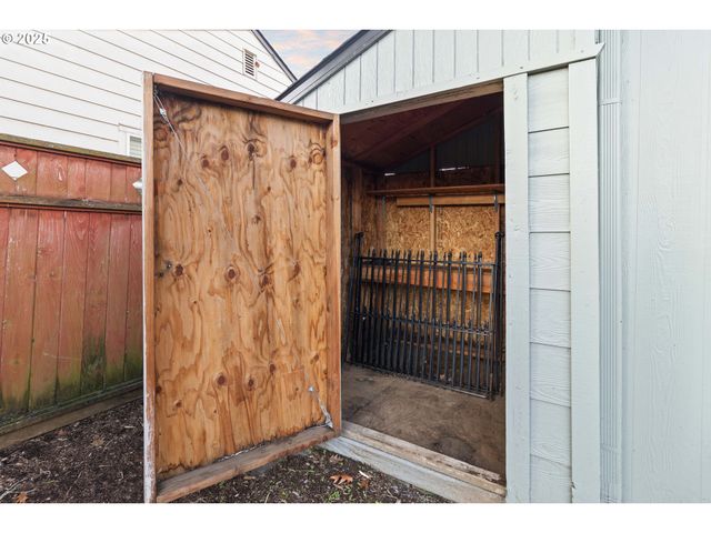 2907 E 24TH St, Vancouver, WA 98661