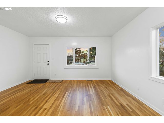 2907 E 24TH St, Vancouver, WA 98661