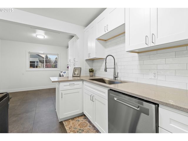 2907 E 24TH St, Vancouver, WA 98661