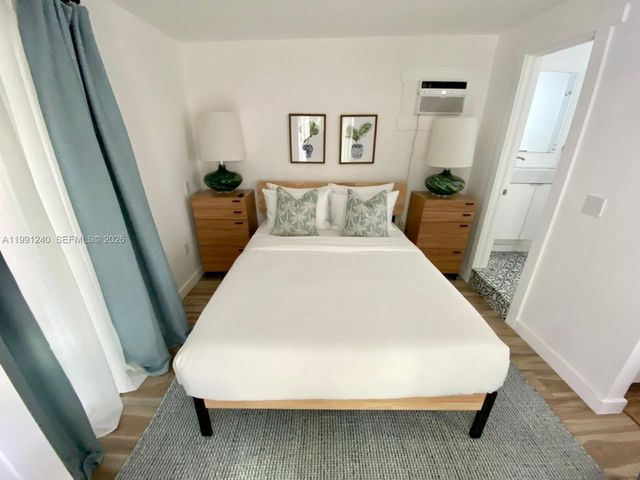 1121 NE 1st Ave 4, Fort Lauderdale, FL 33304