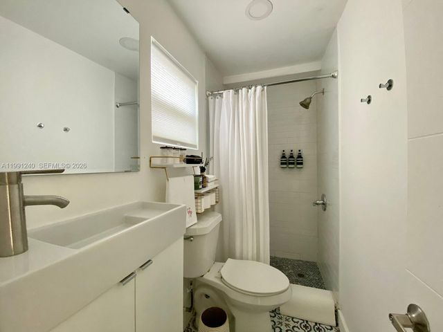 1121 NE 1st Ave 4, Fort Lauderdale, FL 33304