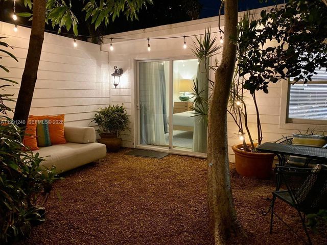 1121 NE 1st Ave 4, Fort Lauderdale, FL 33304