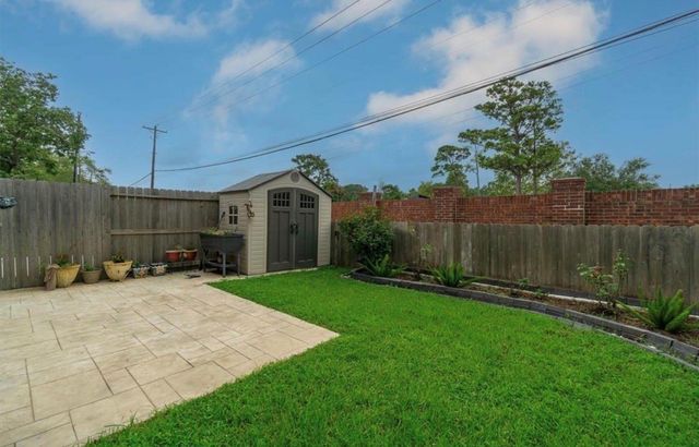 1408 S Friendswood Drive 205, Friendswood, TX 77546