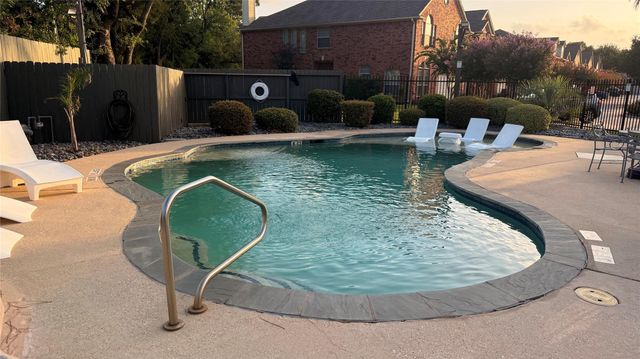1408 S Friendswood Drive 205, Friendswood, TX 77546