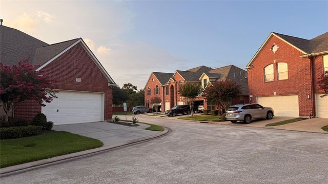 1408 S Friendswood Drive 205, Friendswood, TX 77546