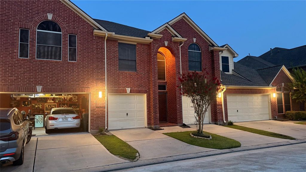 1408 S Friendswood Drive 205, Friendswood, TX 77546