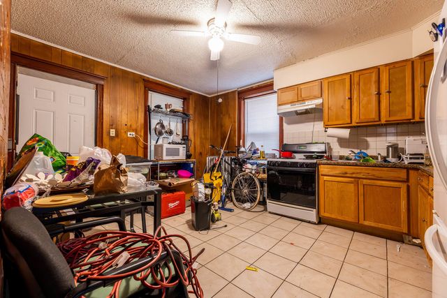 5427 S Hermitage Avenue, Chicago, IL 60609
