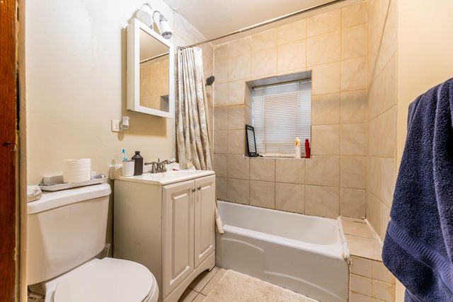 5427 S Hermitage Avenue, Chicago, IL 60609