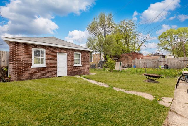5427 S Hermitage Avenue, Chicago, IL 60609