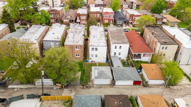 5427 S Hermitage Avenue, Chicago, IL 60609