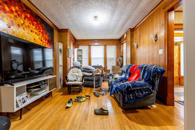 5427 S Hermitage Avenue, Chicago, IL 60609