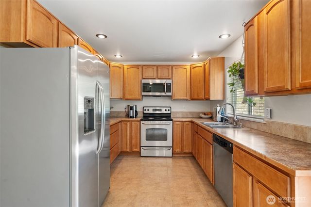 30 E Stirling Court, Shelton, WA 98584