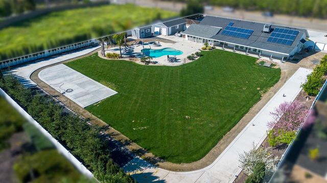 598 Southland Rd, Manteca, CA 95336