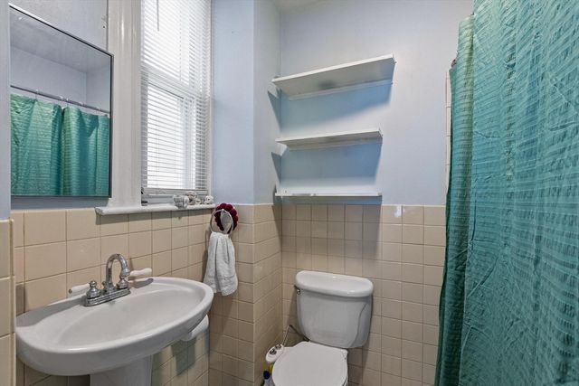 136 Coleridge St, Boston, MA 02128