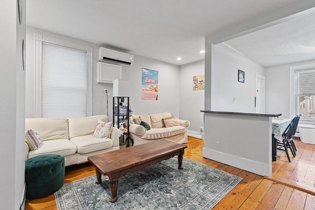 136 Coleridge St, Boston, MA 02128