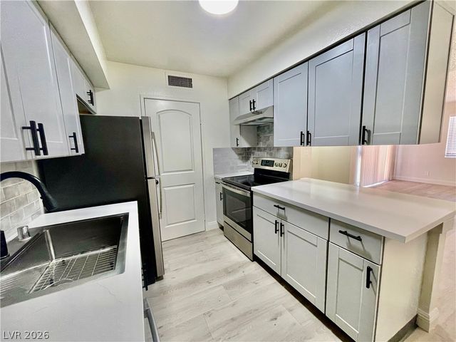 5187 Greene Lane B, Las Vegas, NV 89119