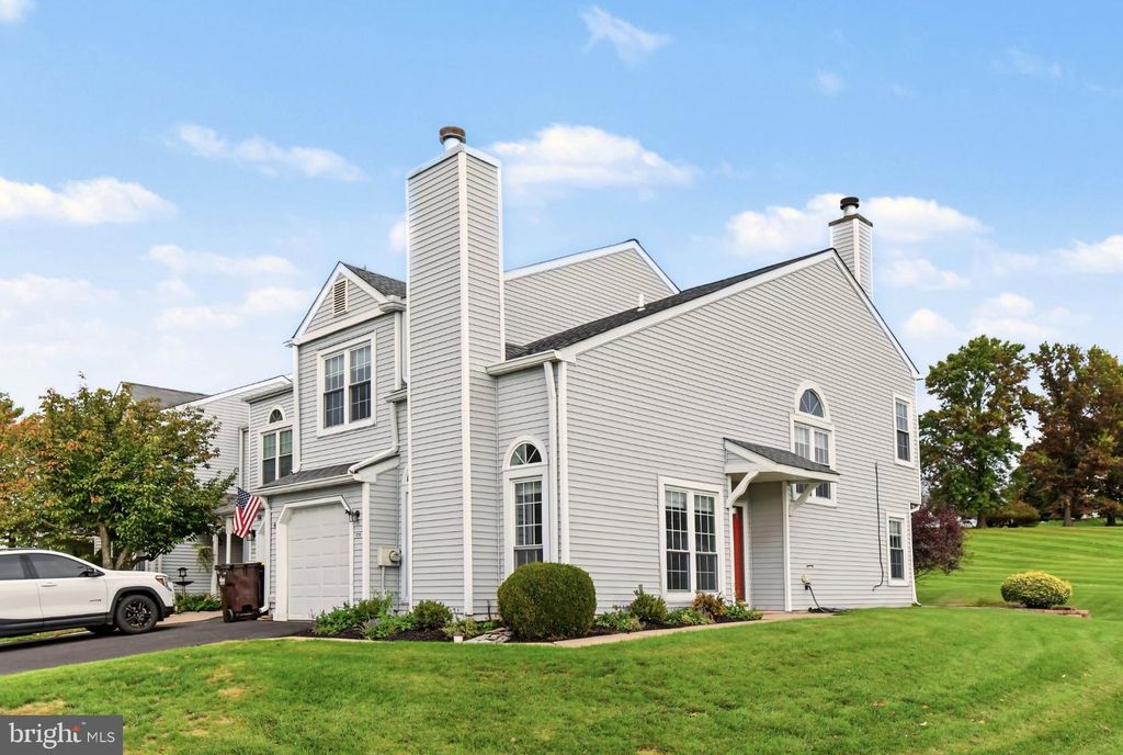 129 N PARK RD, NEWTOWN, PA 18940 — photo 2