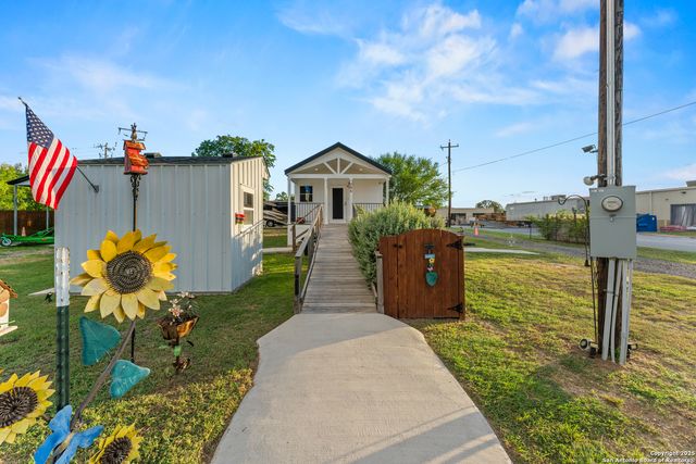 286 S Hwy 173, Bandera, TX 78003