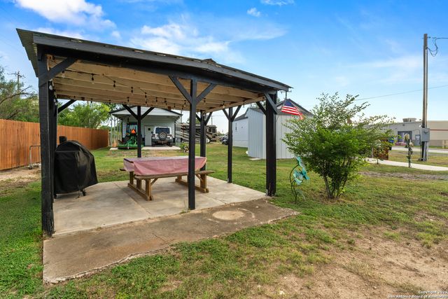 286 S Hwy 173, Bandera, TX 78003