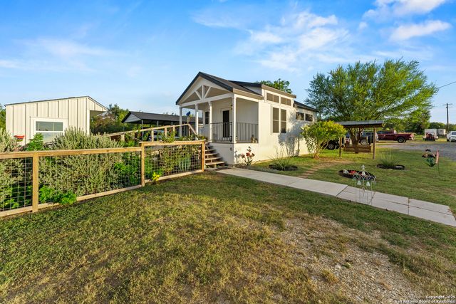 286 S Hwy 173, Bandera, TX 78003