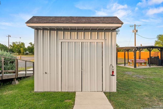 286 S Hwy 173, Bandera, TX 78003